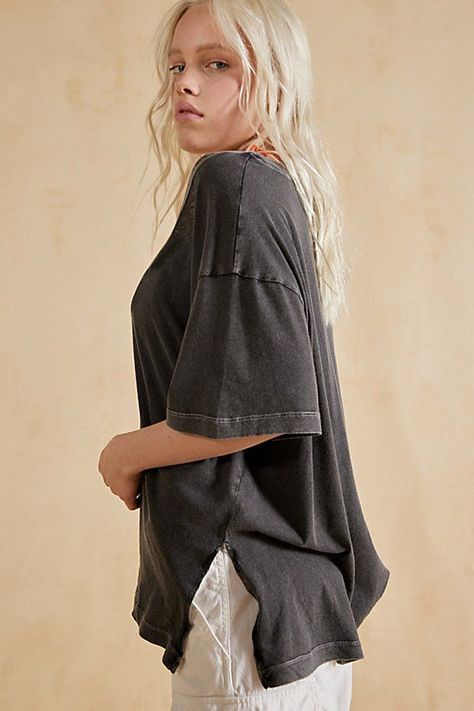 Bdg Top, Oversize Tshirt Outfits, Fitted Tunic, Tshirt Outfits, T Shirt Oversized, Tunic Length, Oversized Tee, Black Fits, Oversized Tshirt