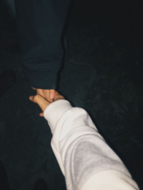 Couple Holding Hands Real Pic, Romantic Hands, Couple Main, Mains Couple, Chocolate Tumblr, A Little Life Book, Couples Hidden Face Pics, Best Friend Dates, Camera Tattoo