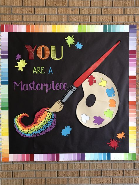 Masterpiece Bulletin Board, Bulletin Board Elementary, Classroom Decor Elementary, Elementary School Bulletin Boards, Technology Classroom, Elementary Art Classroom, Art Bulletin Boards, Art Room Posters, Classe D'art