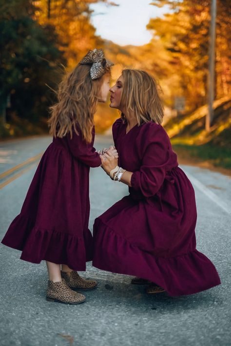 Fall Family Outfits, Mommy And Me Photo Shoot, Mom Daughter Outfits, Mommy Daughter Outfits, Fall Family Photo Outfits, Family Photoshoot Outfits, Fall Family Pictures, Mommy And Me Dresses, Family Picture Outfits