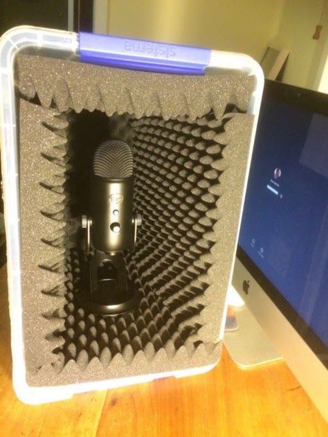 5 Tips for a DIY Recording Studio at Home Diy Home Recording Studio, Diy Music Studio, Diy Recording Studio, Diy Vocal Booth, Recording Studio Diy, Recording Booth, Studio At Home, Home Recording Studio Setup, Recording Studio Setup