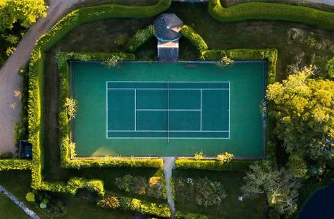 How to Turn Your Garden into a Home Tennis Court? Home Tennis Court, Tennis Court Backyard, Tennis Court Design, Tiny Guest House, Backyard Sports, Yard Remodel, Private Tennis Court, Artificial Grass Wall, Sports Court