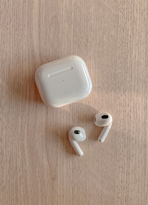 Fone Apple, Airpods Aesthetic, Aesthetic Airpods, Sony Headphones, Airpod Pro, Apple Phone Case, Airpods 3, Coffee Photography, Trending Products