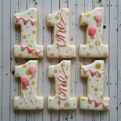 Airbrush Cookies, Wedding Cake Fondant, Number Cookies, Birthday Biscuits, First Birthday Cookies, Number Decor, Alphabet Cookies, Cookies Decoradas, Fondant Wedding Cakes