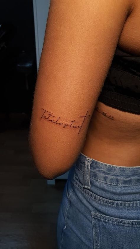 Tatto delicada Tetelestai Tattoo Women, Christian Girl Tattoos, Inside Bicep Tattoo Women, Tetelestai Tattoo, Bicep Tattoo Women, Lil Doodles, Grace Tattoos, Scripture Tattoos, Promise Tattoo