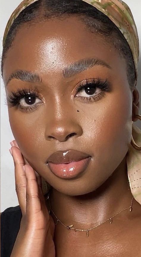 Dewy Makeup Black Women, Y2k Makeup Black Women, 90s Style Makeup, Trashy Y2k Makeup, Pisces Makeup, Imvu Heads, Makeup Dark Skin, Music Video Makeup, No Foundation