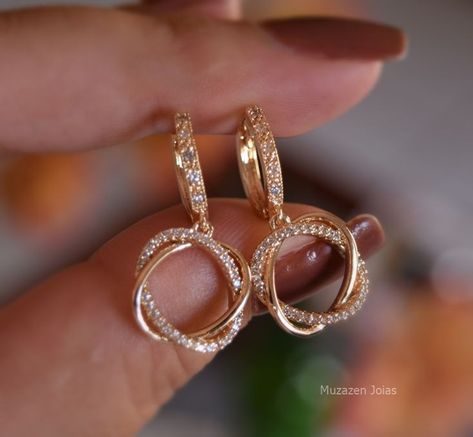 خواتم خطوبة, Unique Gold Jewelry Designs, Mommy Jewelry, Gold Earrings Models, Fancy Jewelry Necklace, Modern Gold Jewelry, Jewelry Set Design, Gold Earrings For Women, Ear Ring