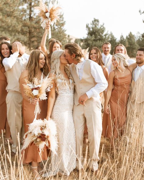 Boho Fall Wedding Color Schemes, Boho Wedding Photo Ideas, Champagne Boho Wedding, Boho Wedding Party Attire, Wedding Neutral Color Schemes, White And Tan Wedding, Western Fall Wedding Ideas, Call Wedding Color Scheme, Neutral Fall Wedding Colors