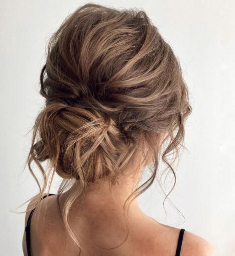 Elopement Hair, Trendy Bun, Bridesmaid Hair Inspo, Bridemaids Hairstyles, Wedding Hair Trends, Wedding Glam, Wedding Hair Up, Knot Bun, Guest Hair