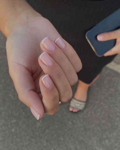 40 Trendy Spring Short Nails to Inspire You Basic Short Gel Nails, Short Square Natural Nail Ideas, Square Round Nails French Tip, French Tip Short Natural Nails, Basic Gel Manicure, Squoval French Nails, Squoval Nails French Tip, Square Round French Tip Nails, French Tip Natural Nails Short