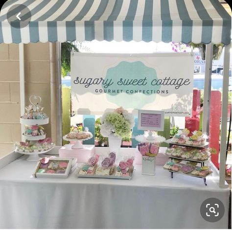 Cookie Displays, Cookies Display, Bakery Signs, Bake Sale Displays, Vendor Table Display, Market Stall Display Ideas, Farmers Market Stand, Farmers Market Booth, Farmers Market Display