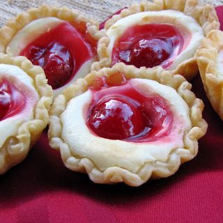 Cherry Tart Recipe, Cream Cheese Tarts, Cream Cheese Tart, Cherry Cream Cheese Pie, Tart Cherries Recipes, Cherry Cream Cheese, Recipe With Cream Cheese, Cream Cheese Pastry, Cheesecake Tarts