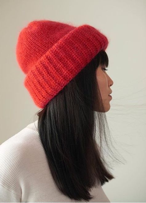 Fall Hats For Women, Chunky Beanie, Chunky Hat, Red Beanie, Crochet Beanie Pattern, Fall Hats, How To Purl Knit, Beanie Pattern, Outfits With Hats