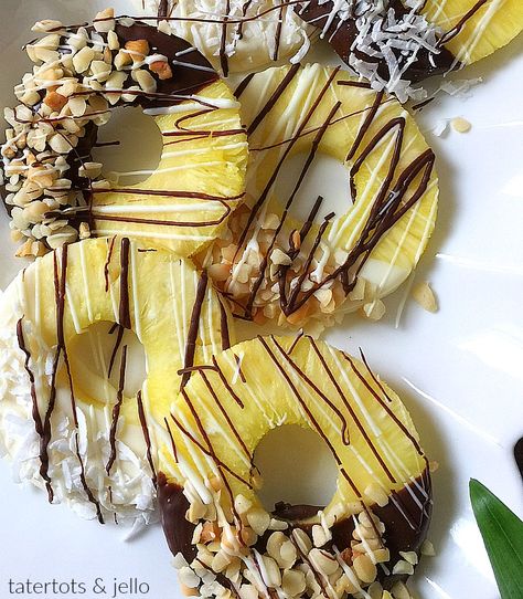 Chocolate Dipped Pineapple, Chocolate Covered Pineapple, Homemade Hot Chocolate Recipe, Chocolate Dipped Fruit, Pineapple Rings, Grape Recipes, Chocolate Covered Fruit, Hot Chocolate Recipe, Pineapple Recipes