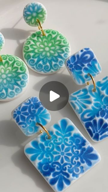 Polymer Clay Earrings With Mica Powder, Polymer Clay Uv Resin, Ideas For Resin Jewelry, Polymer Clay Faux Ceramic, Stamping Polymer Clay, Polymer Clay Earrings Resin, Faux Ceramic Polymer Clay, Polymer Clay Jewelry Tutorials Free, Polymer Clay Crafts Tutorial