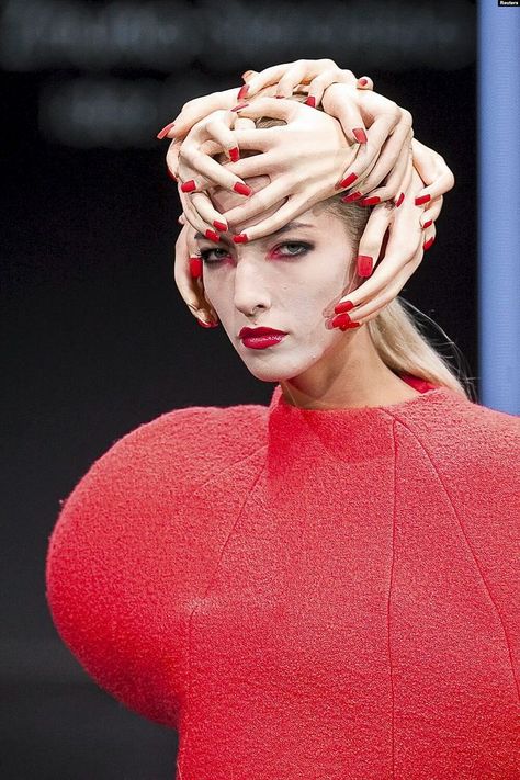 "A model presents creation by Anita Zmurko-Sieradzka during a fashion event called Fashionable East - Fashion Week in Bialystok, eastern Poland, Aug. 1, 2015." Inspired Outfits, Mode Pop, Crazy Hats, Weird Fashion, Fancy Hats, Drag Race, Mode Style, Knitwear Women, Mode Outfits