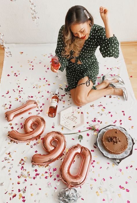 #birthday #birthdaygirl #birthdaycake #1990s #30thbirthday 34 Th Birthday Ideas, 28 Year Old Birthday Photoshoot, 32nd Birthday Ideas For Women Party, Birthday Photoshoot 30, 34 Birthday Photoshoot Ideas, 35th Birthday Themes For Women, 39 Birthday Ideas Women, 37 Birthday Ideas For Women, 30th Birthday Picture Ideas