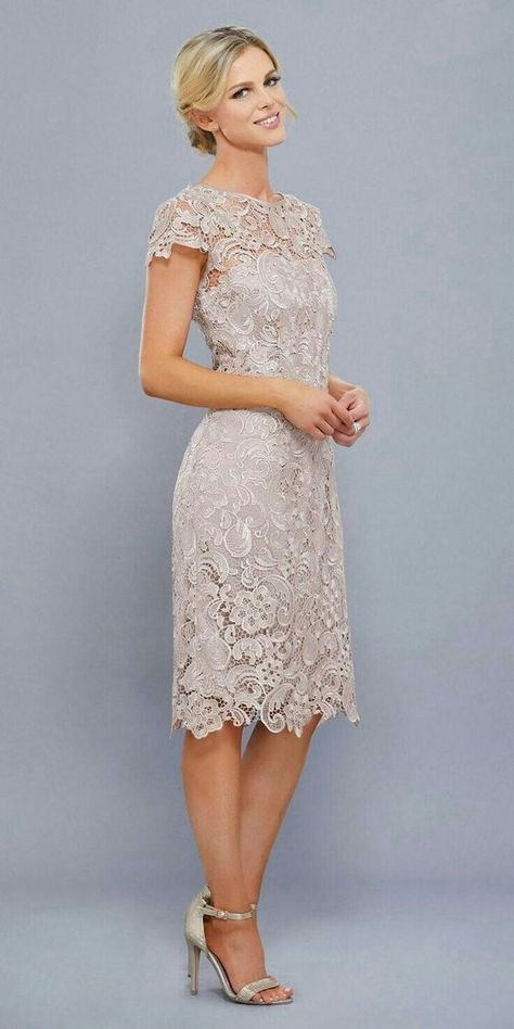 Lace Dresses For Women, Knee Length Lace Dress, Mother Of The Bride Dresses Long, Mother Of Bride Outfits, Mother Of Groom Dresses, Mother Wedding Dress, Hair Bridesmaid, Hairstyles Updo, Bride Groom Dress