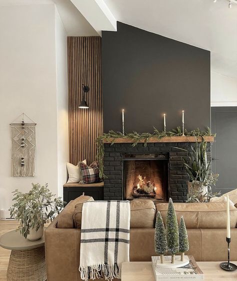 Home Fireplace, Living Room Inspo, A Living Room, Living Room Inspiration, House Inspiration, Home Decor Inspiration, Home Living Room, Home Remodeling, Home Design