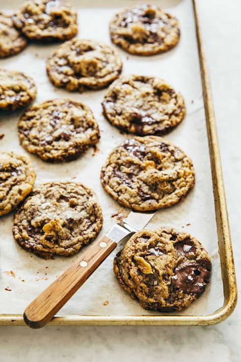 Toll House Chocolate Chip Cookie Recipe, Elevated » Hummingbird High Bakery Chocolate Chip Cookies, Tollhouse Chocolate Chip Cookies, Tollhouse Cookies, Bouchon Bakery, Toll House Chocolate Chip, Brown Betty, Toll House, Recipes Chocolate, Cookie Brownie Bars