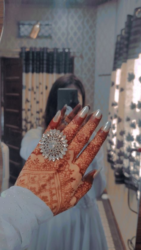 Guys Outfits, Eid Photoshoot Ideas, Eid Pics, Eid Looks, Outfits For Boys, Girly Dp, Beautiful Eyes Pics, Henna Tattoo Designs Simple, Mehndi Designs Book