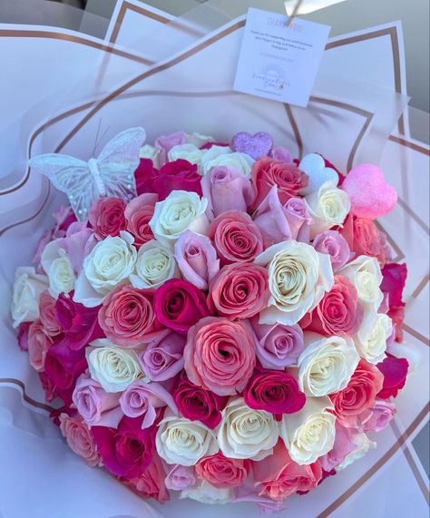 Large Rose Bouquet, Pink Roses Bouquet, Roses Bouquet Gift, Birthday Flowers Bouquet, Luxury Flower Bouquets, Arte Aesthetic, Roses Art, Flower Bouquet Diy, Pink Rose Bouquet