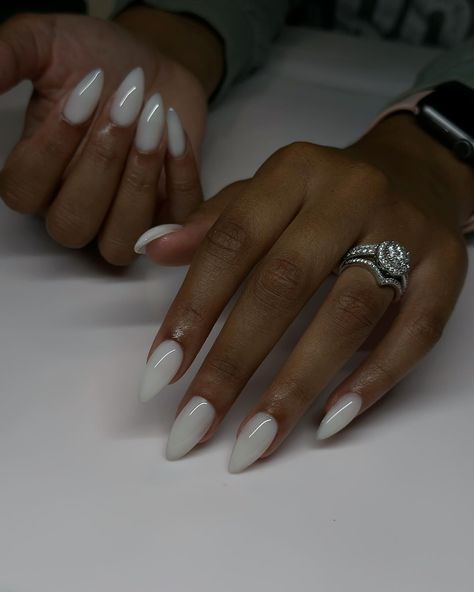 This look can be gotten with any milky white as long as you’re able to apply the gel properly. ❤️ #dovenailsbysharon Wedding Nail Colors, White Almond Nails, Wedding Acrylic Nails, Long Gel Nails, White Gel Nails, Hard Gel Nails, Milky Nails, Acrylic Nail Set, Short Gel Nails