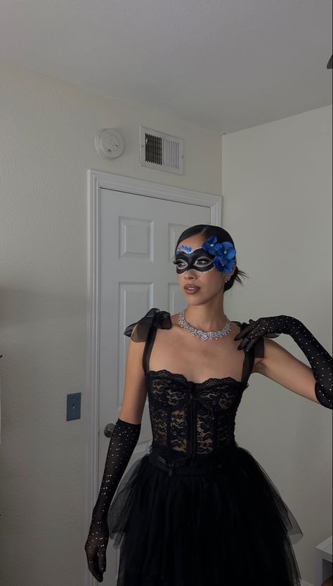 Masquerade Costume Outfit Inspo 💠🖤 Black Masquerade Outfit, Masquerade Party Outfit Dresses, Mascarade Outfit, Masked Ball Outfit, Masquerade Party Aesthetic, Outfit Inspo Corset, Mascarade Party Outfit, Masquerade Ball Outfit, Masquerade Attire