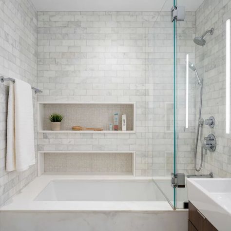 Modern Toilet Design, Shower Combo Ideas, Tub Shower Combo Remodel, Shower Bath Combo, Small Bathroom With Tub, Bathroom Tub Shower Combo, Toilet Design Modern, Modern Toilet Paper Holders, Bathtub Shower Combo