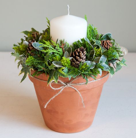 Rustic Candle Centrepiece made entirely from garden foliage and recycled pot. How to here: https://youtu.be/gv266CB02B8 Rustic Christmas Wreaths Diy, Plant Centrepiece, Rustic Candles Diy, Rustic Candle Centerpieces, Candle Centrepiece, Garden Foliage, Christmas Centrepieces, Christmas Centrepiece, Plant Centerpieces