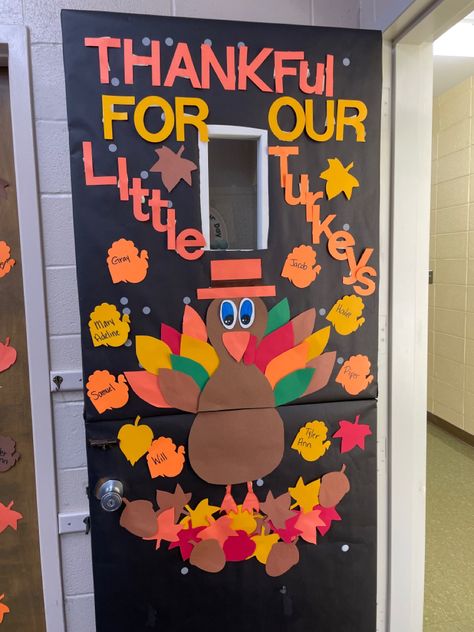 Thanksgiving Theme Door, Thanksgiving Day Door Decorations, Thanksgiving Daycare Doors, Thanksgiving Turkey Bulletin Board Ideas, Thanksgiving Daycare Decorations, Thanksgiving Decorations For Daycare, Turkey Classroom Door Decor, Fall Preschool Classroom Door Ideas, Infant Fall Classroom Door