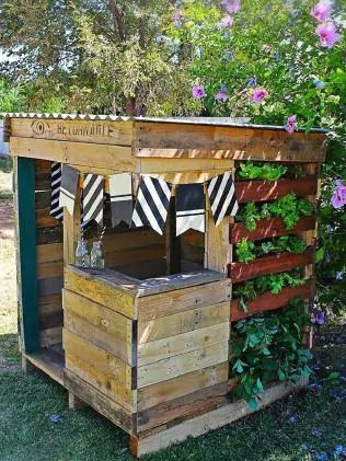 Pallet House, Pallet Clubhouse For Kids, Cubby House Ideas, Pallet Playhouse, Build A Playhouse, Cubby Houses, Cubby House, Outdoor Play Area, Have Inspiration