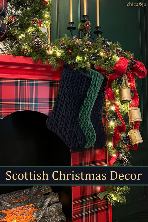 Scottish Christmas decor Scotland Christmas Decorations, Traditional English Christmas Decor, Rich Christmas Decor, Scottish Homes Interior, Scottish Christmas Tree, Scottish Christmas Traditions, English Christmas Aesthetic, Scottish Christmas Decor, British Christmas Aesthetic