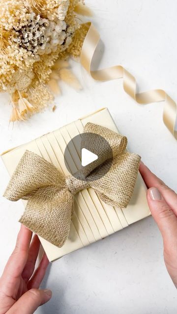 How To Tie A Burlap Bow, How To Make A Gift Bow With Ribbon Easy, How To Wrap With Ribbon, Bows For Gift Baskets, Ribbon Style Gift Wrapping, Diy Small Bow With Ribbon, Ribbons For Gifts, Ribbon Tying Ideas, Present Ribbon Ideas