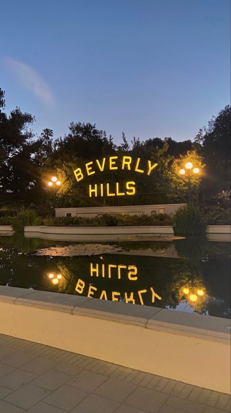 Houses In Beverly Hills, Beverly Hills Aesthetic Wallpaper, La Beverly Hills, Beverly Hills Lifestyle, Living In La Aesthetic, La Vibes Aesthetic, Hollywood Hills Aesthetic, La City Aesthetic, Beverly Hills Wallpaper