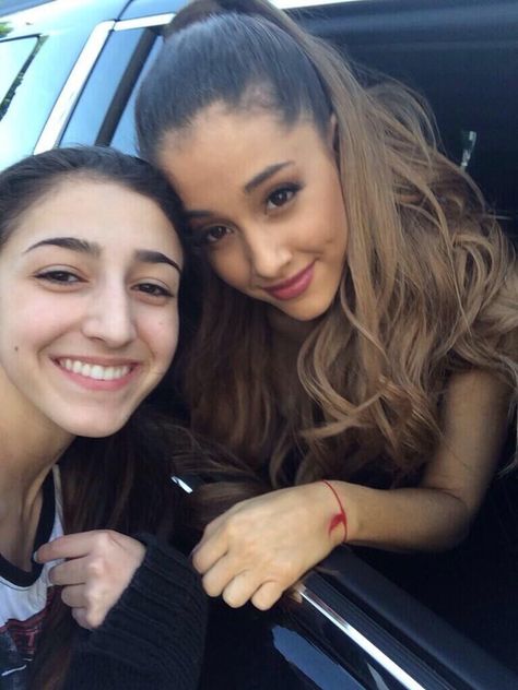 Ariana Grande Rares, My Everything Ariana Grande, Ariana Grande Icon, Ariana Grande News, Ariana Instagram, Ariana Grande Dangerous Woman, Female Friendship, Ariana Grande Photoshoot, Ariana Grande Photos