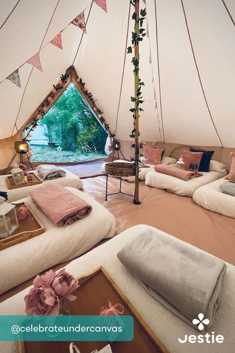 Fancy Tents Camping, Simple Glamping Ideas, Camp Tent Decorating Ideas, Glamping At Home, Garden Tent Ideas, Glamping Tent Decor Ideas, Cute Camping Set Up, Cute Tent Ideas, Glamping Tent Party