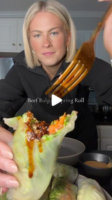 Samantha on Instagram: "Beef Bulgogi Spring Roll🌸 These are so delicious!! Definitely a favorite in my -235lb weight loss journey with PCOS. They’re high protein and low calorie! #beef #bulgogi #spring #roll #highprotein #pcos #pcosawareness #pcosweightloss #caloriedeficit #weightloss #mealprep #asmr #dinner" Beef Bulgogi Spring Roll, High Protein Summer Rolls, Spring Roll Lunch Ideas, Bulgogi Spring Rolls, Healthy Low Calorie Asian Recipes, Ground Beef Spring Rolls, Low Calorie Spring Rolls, High Protein Spring Rolls, High Protein Asian Recipes