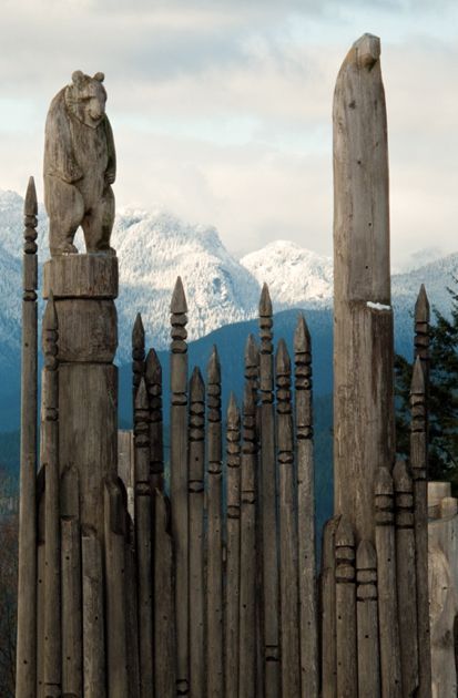 burnaby mountain, british columbia, canada. Pole Art, Totem Poles, Art Premier, Northwest Coast, Totem Pole, British Columbia Canada, Indigenous Art, Native Art, Land Art