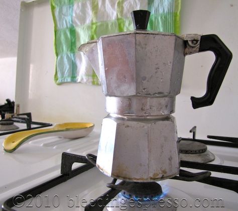 Brewing a great cup of coffee in a Moka pot. Moka Pot Coffee, Italian Recipes Traditional, Moka Pot, Espresso Makers, Coffee Culture, Coffee Filters, Coffee Is Life, Stove Top Espresso, Coffee Cafe