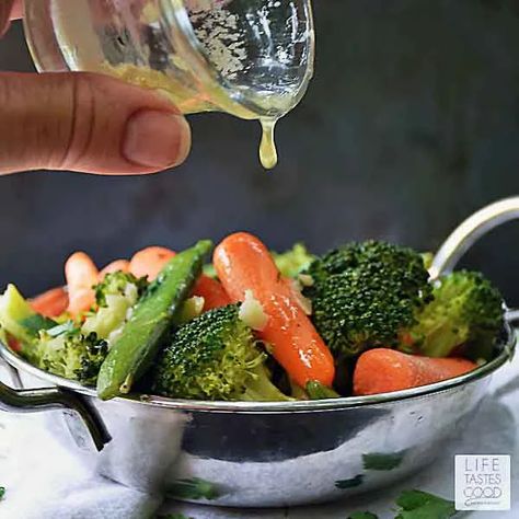 11 Best Sauces for Steamed Vegetables – Happy Muncher Steamed Veggies Recipe, Steam Vegetables Recipes, Season Vegetables, Steamed Veggies, Steamed Vegetables, Garlic Recipes, Butter Sauce, Vegetable Sides, Veggie Sides