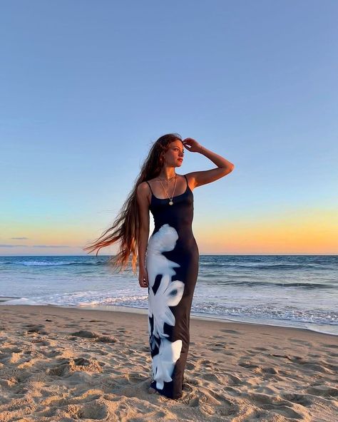 Holidays like this forever plz @ottavia.devivo⁠ 🔍Floral Print Slip Maxi Dress⁠ MCWDA2401040046⁠ #micasgal Maxi Summer Dress Casual, Blue Maxi Dress Outfit Casual, Maxi Dress Aesthetic, Blue Maxi Dress Outfit, Maxi Dress Outfit Casual, Ibiza Outfit, Hawaii Outfit, Summer Dress Beach, Holiday Outfits Summer