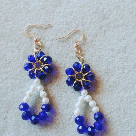 Beaded Ornaments Diy, Diy Necklace Patterns, Royal Blue Earrings, Anting Manik, Diy Earrings Easy, Beaded Jewelry Earrings, Chainmail Jewelry, Beaded Earrings Diy, Diy Jewelry Unique