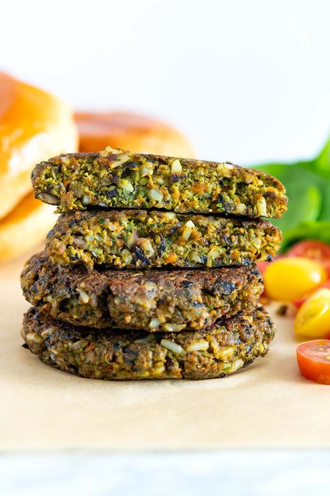 Veggie Patty Recipe, Veggie Patty, Burger Patty Recipe, Recipe Vegetables, Vegetarian Burgers, Veggie Burger Patties, Veggie Mains, Homemade Veggie Burgers, Meatless Burgers