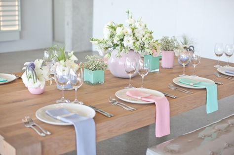 modern-pastels-veronique-mills-landtscap-southboundbride-011 Easter Brunch Ideas Table Settings, Brunch Ideas Table Settings, Pastel Table Setting, Easter Brunch Table Setting, Easter Brunch Ideas, Brunch Table Setting, Brunch Party Decorations, Easter Brunch Table, Trendy Easter