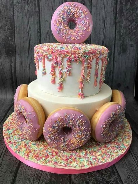 Donut themed birthday cake idea Donut Birthday Cake, Doughnut Party, Donut Themed Birthday Party, Birthday Donuts, Donut Birthday Parties, Homemade Birthday Cakes, Themed Birthday Cakes, Donut Party, Birthday Party Planning