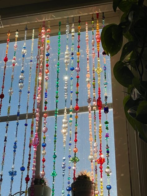 Wall Hanging Room Decor, Things To Hang Off Ceiling, Cute Wall Storage Ideas Bedroom, Hanging Room Decorations, Hangout Spot In Bedroom, Ceiling Decor Aesthetic, Window Beads Diy, Window Decor Ideas Diy, Beaded Window Curtain