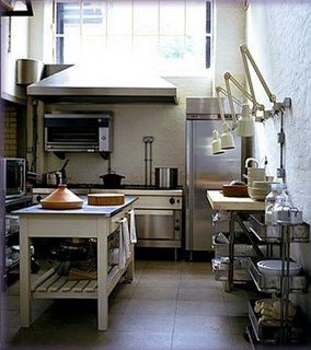 nice Interior Entrance, Decoration Hall, Unfitted Kitchen, Industrial Kitchen Design, Industrial Style Kitchen, Decor Plants, Interior Bathroom, Real Homes, Decor Pictures