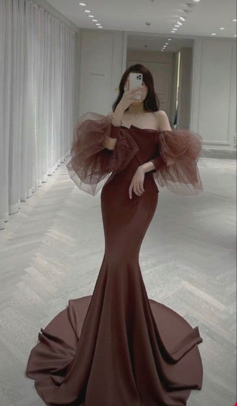 Formal Gowns With Sleeves, Classy Formal Dresses, Formal Ball Gowns, Winter Formal Dresses, Gowns Dresses Elegant, Classy Prom Dresses, Glamour Dress, Fashion Illustration Dresses, Formal Dresses Gowns