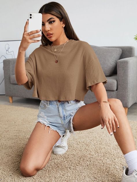 SHEIN Drop Shoulder Solid Rib-knit Crop Tee | SHEIN USA Cropped Tshirt Outfits, Loose Crop Top Outfits, Oversized Crop Top Outfit, Baggy Crop Top, Crop Top Outfits Summer, Loose Crop Top, Baggy Tops, Crop Top Outfits, Crop Top And Shorts